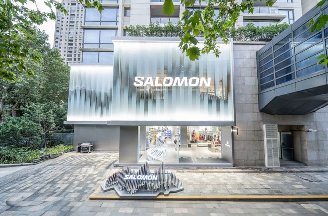球速体育MAIA ACTIVE开首家瑜伽主题店、小红书跨界开咖啡店、宠物用品买手(图8)