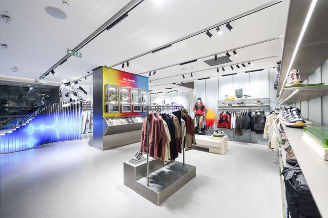 球速体育MAIA ACTIVE开首家瑜伽主题店、小红书跨界开咖啡店、宠物用品买手(图9)